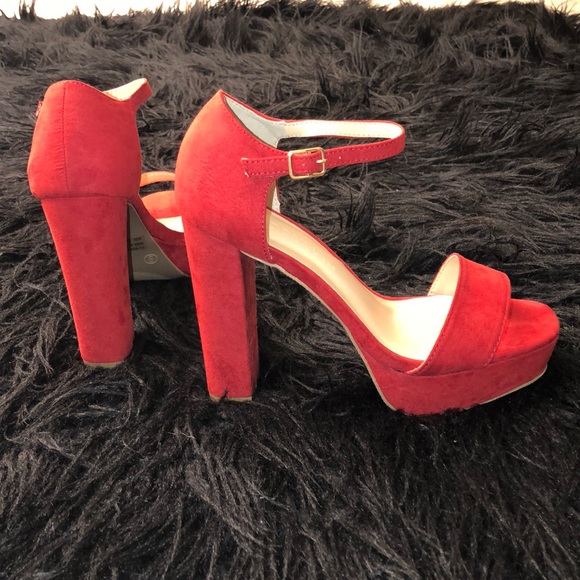 Red platform heel - Picture 2 of 3